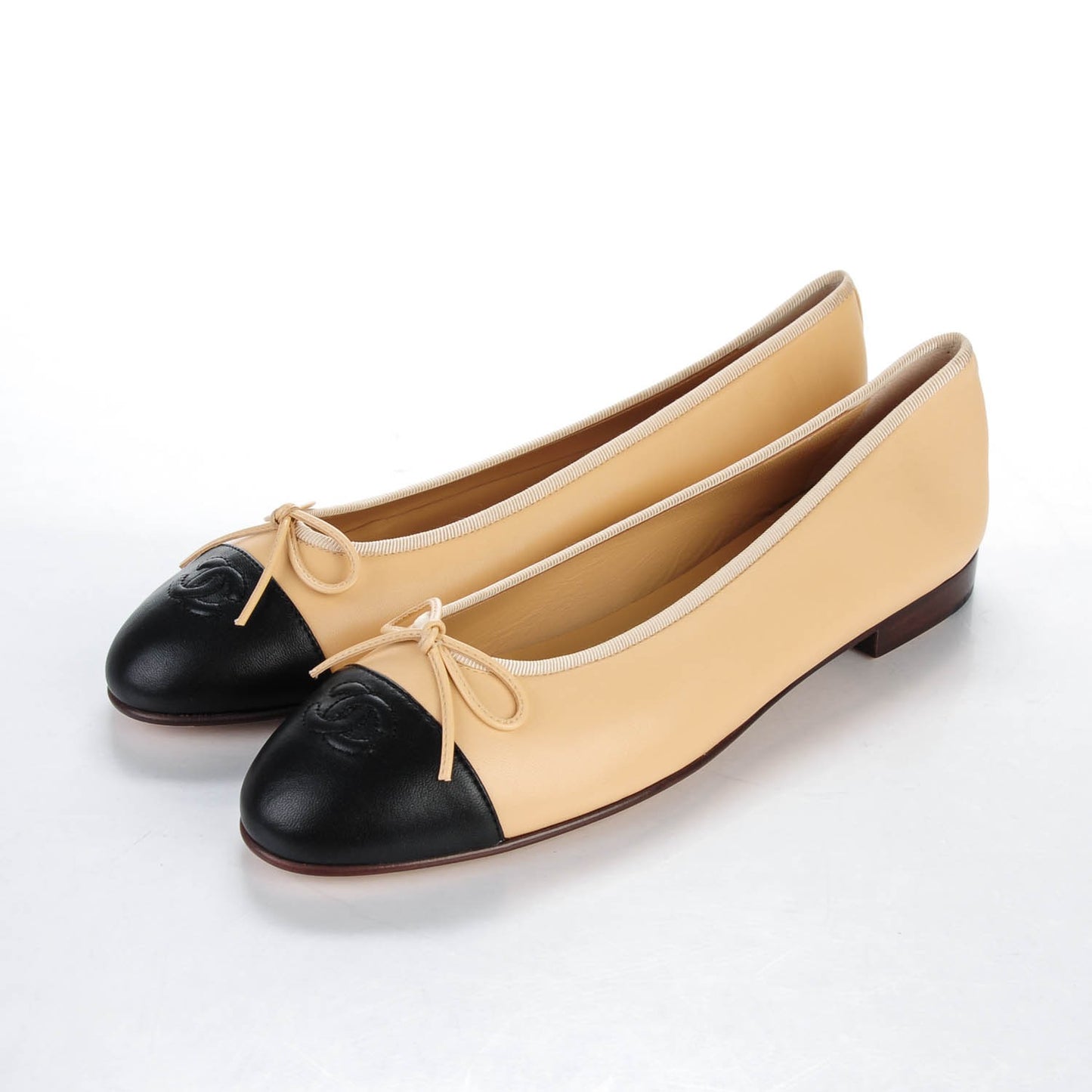 Lambskin Cap Toe CC Ballerina Flats 42 Beige Black