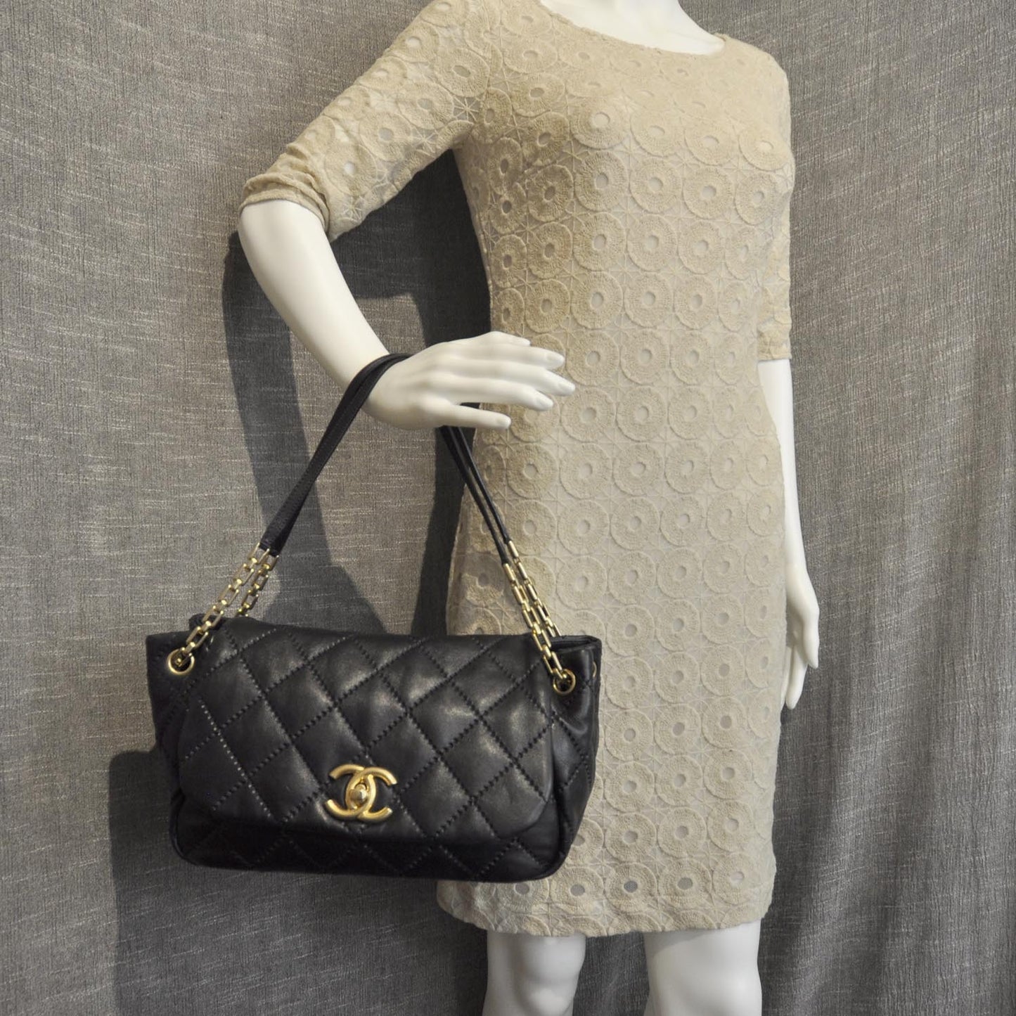 Calfskin Quilted Retro Chain Flap Black