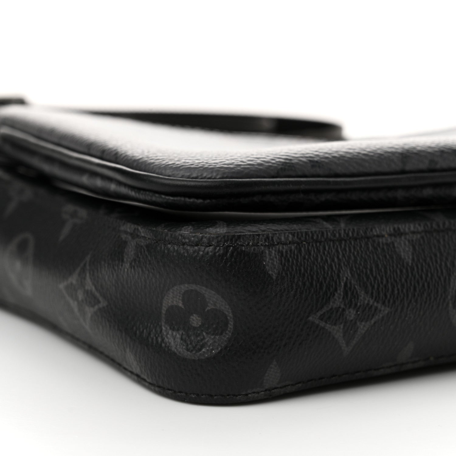 Louis Vuitton Reverse Monogram Eclipse Trio Messenger 9 of 14