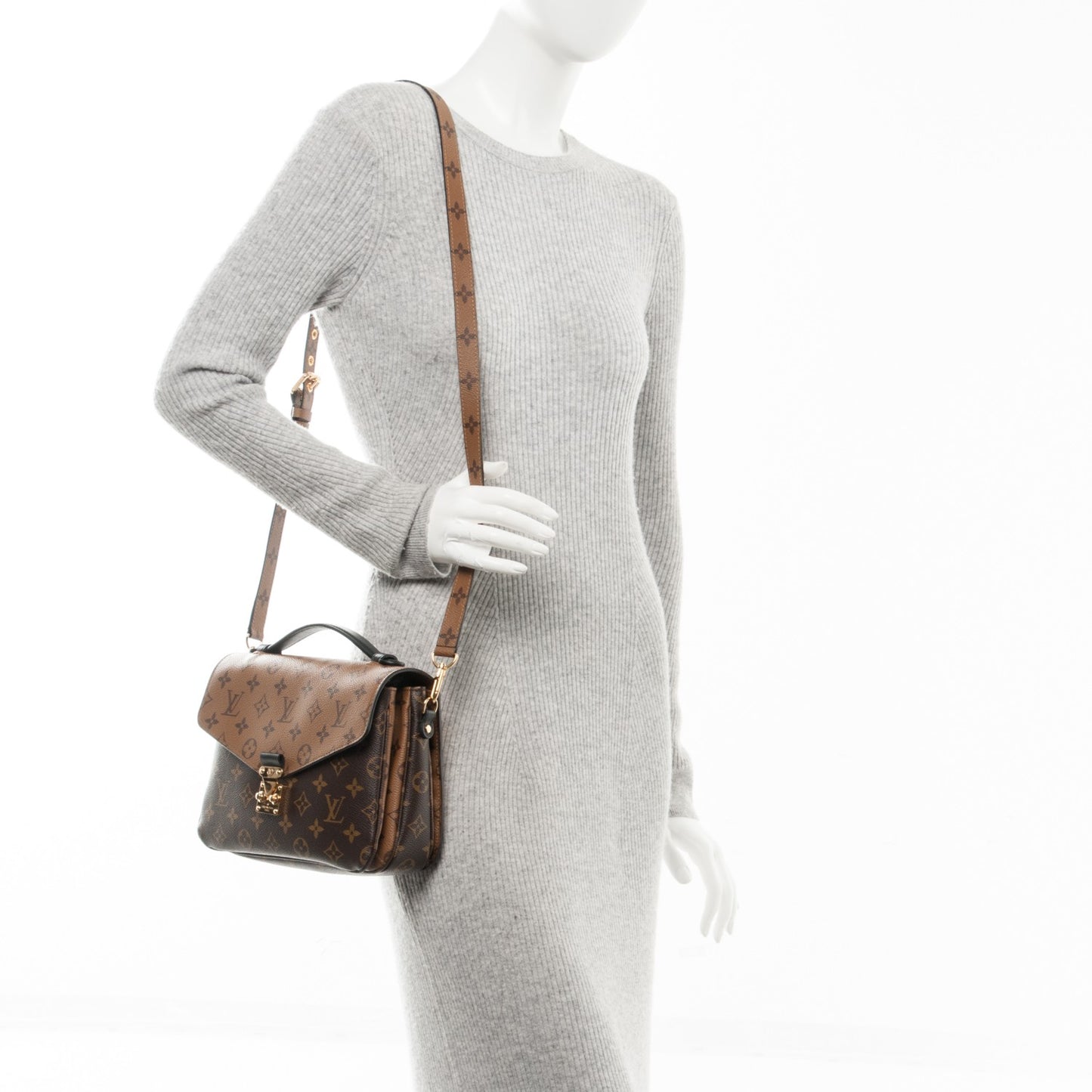 Reverse Monogram Pochette Metis