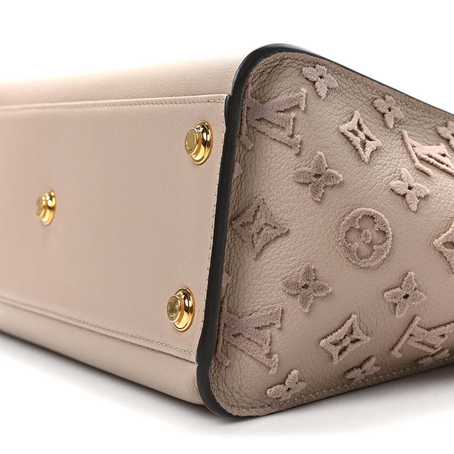 Calfskin Monogram Tufting On My Side Galet