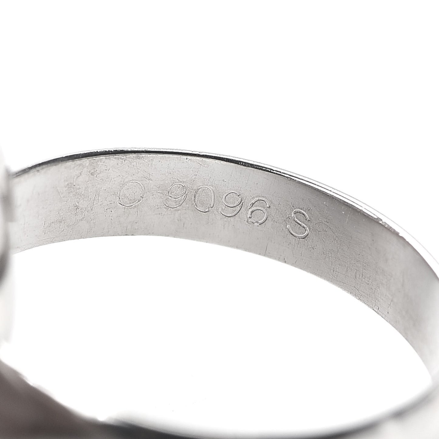 18K White Gold Classic Trinity Ring 46 3.75