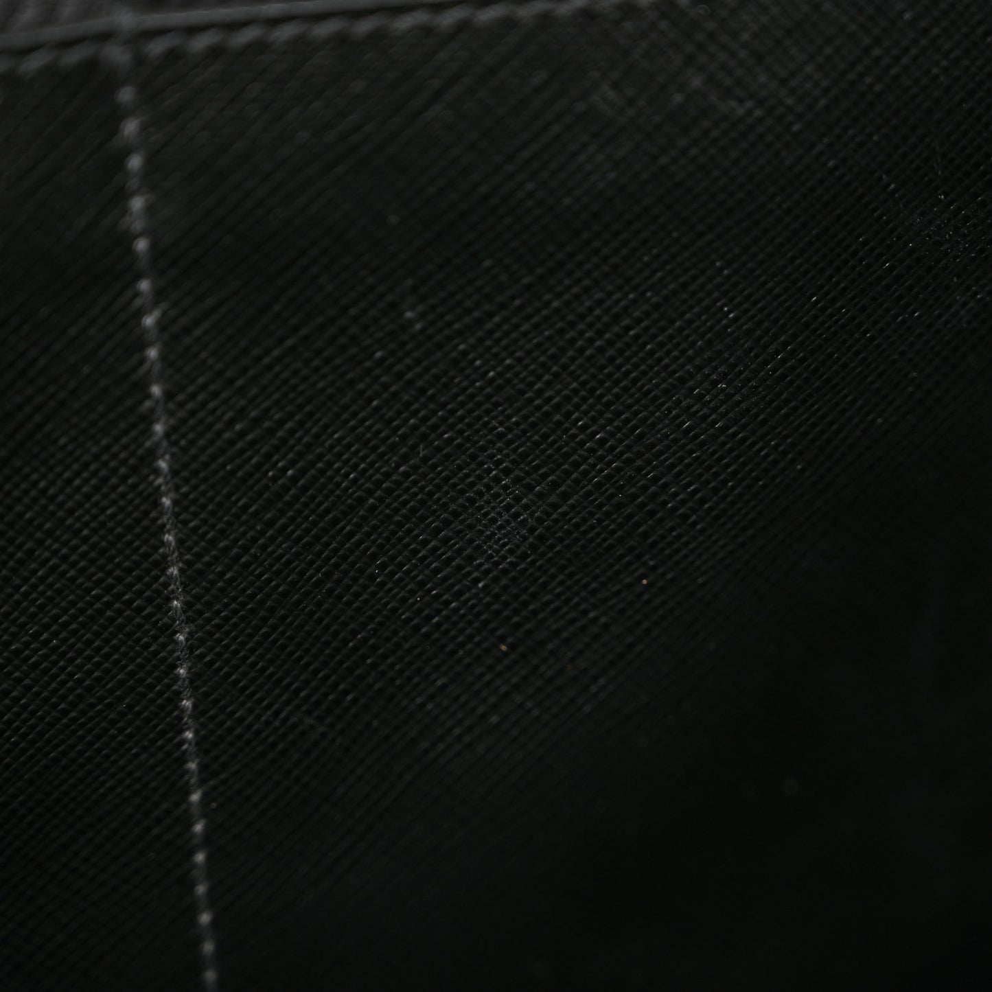 Saffiano Lux Medium Galleria Double Zip Tote Black