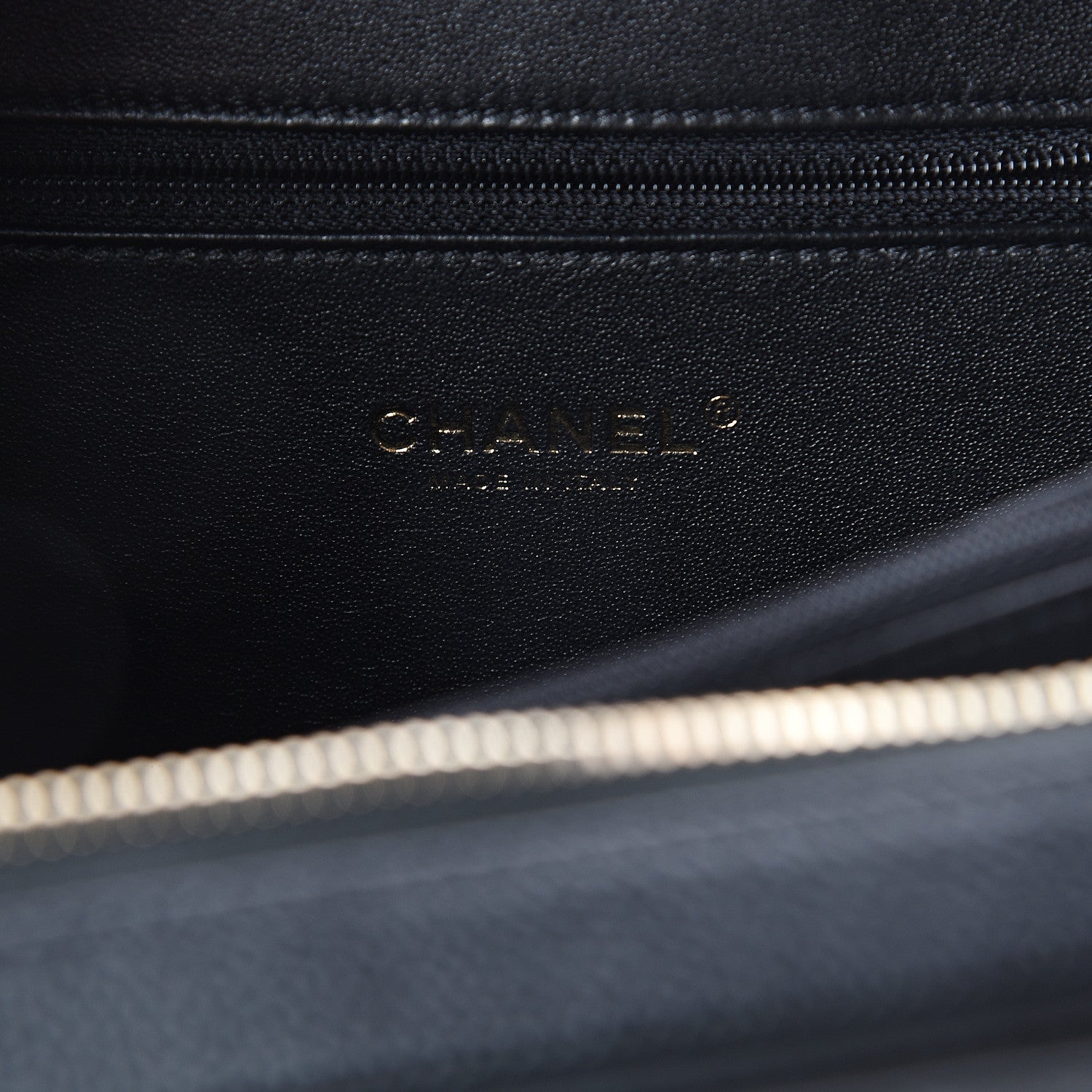 Chanel Caviar Quilted Medium CC Filigree Vanity Case Black 5 of 8