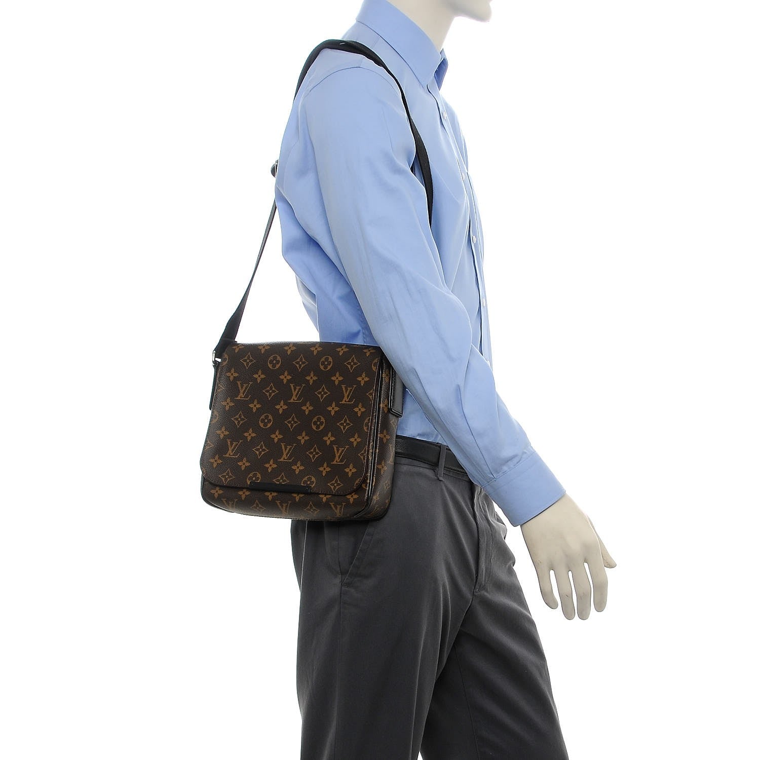 Louis Vuitton Monogram Macassar District PM 2 of 6