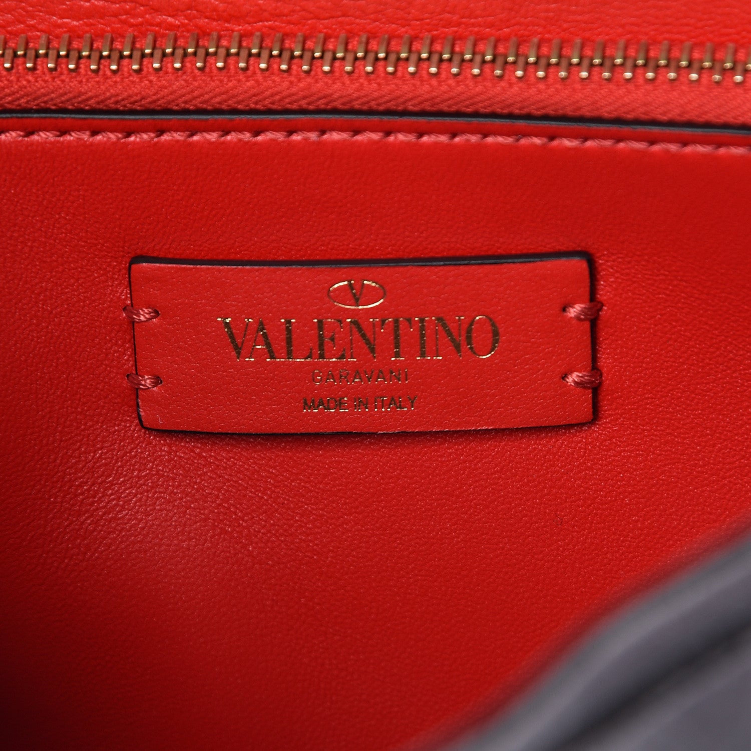 Valentino Garavani Calfskin VChain Crossbody Bag Poudre 6 of 9