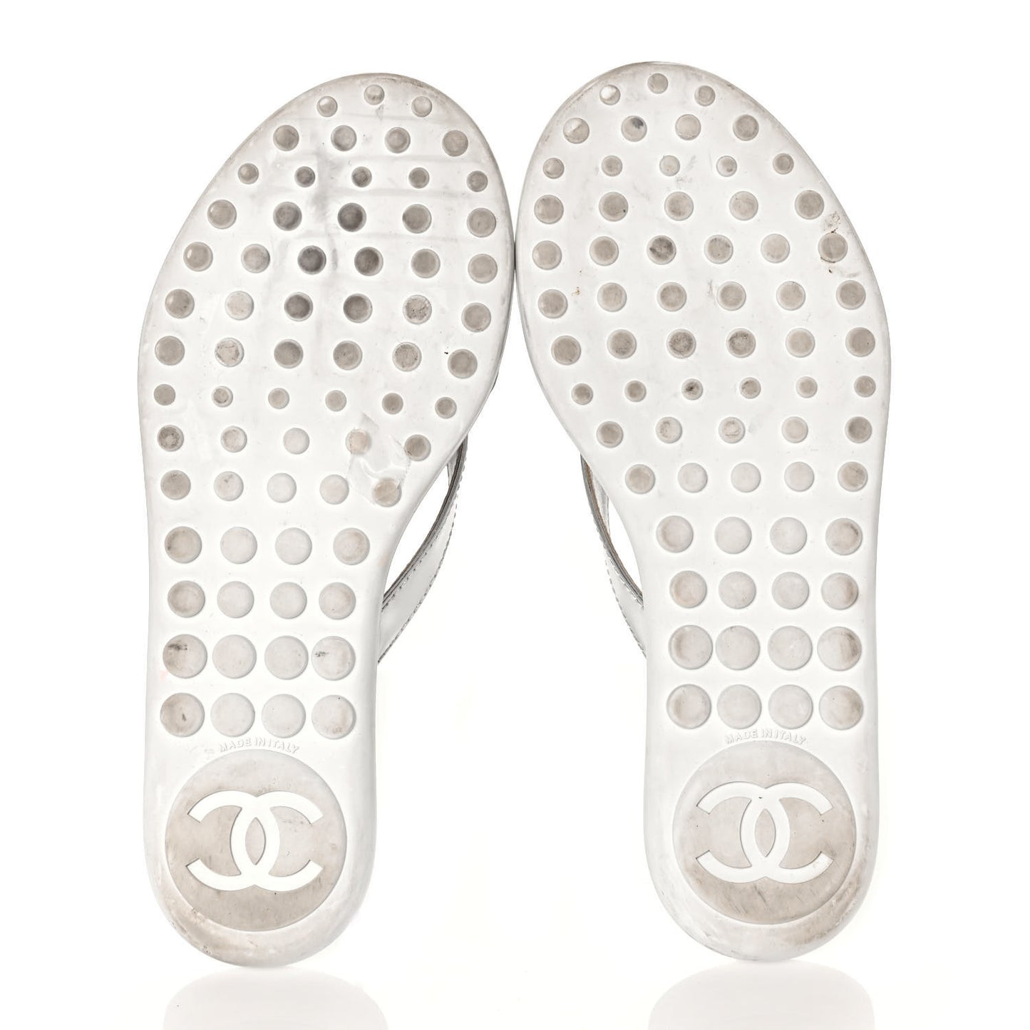 Iridescent Patent Calfskin Camellia Thong Sandals 37 Silver