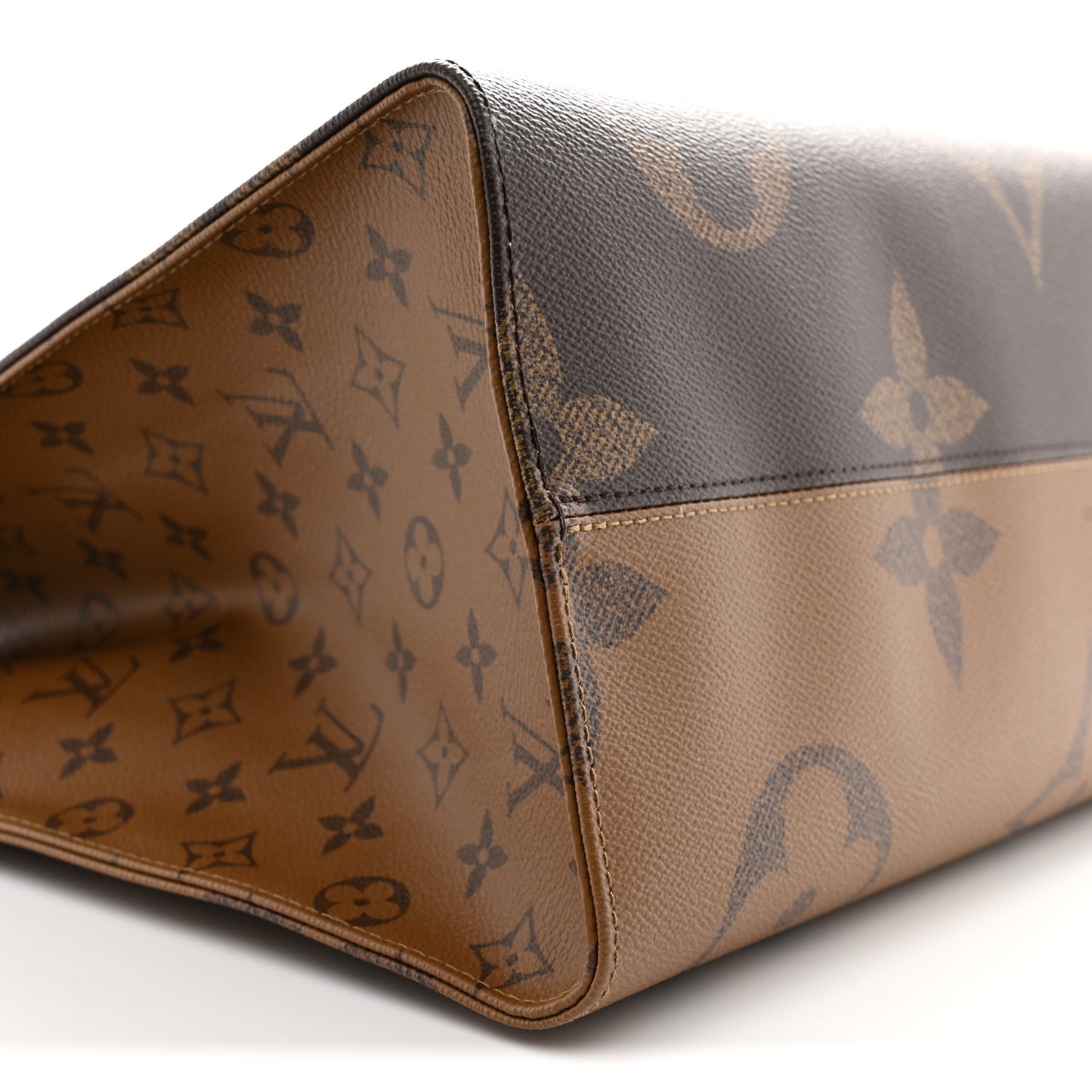 Reverse Monogram Giant Onthego GM