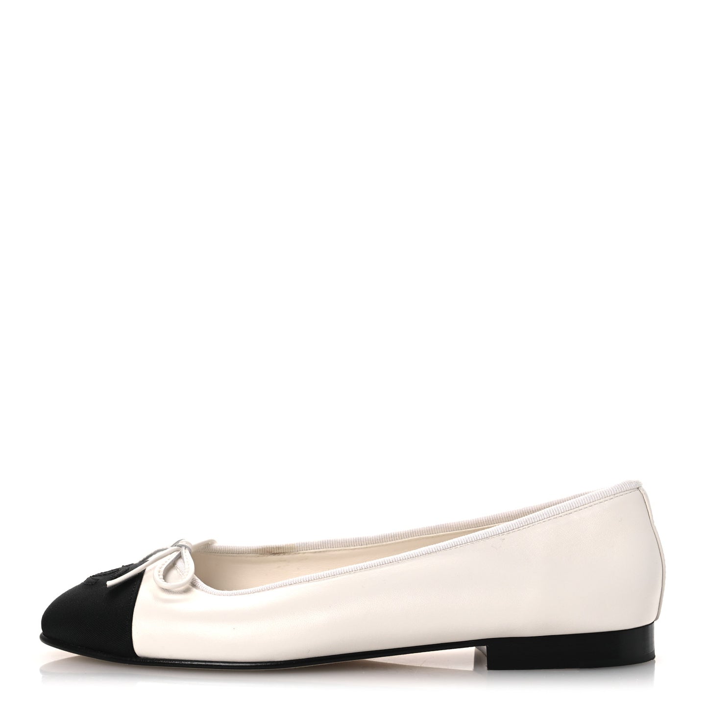 Lambskin Grosgrain Cap Toe CC Ballerina Flats 38 White Black