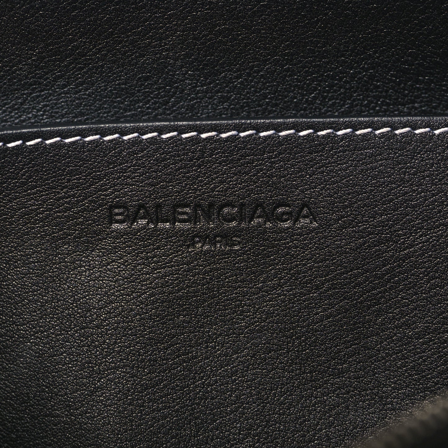 Calfskin Round Air Hobo Black