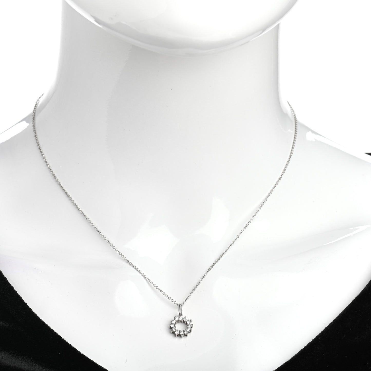 Platinum 18K White Gold Diamond Circle Pendant Necklace