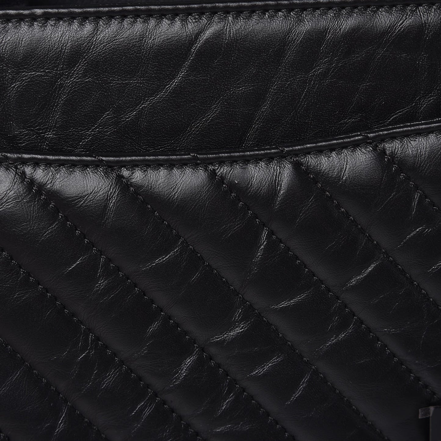 Aged Calfskin Chevron Quilted 2.55 Reissue 226 So Black