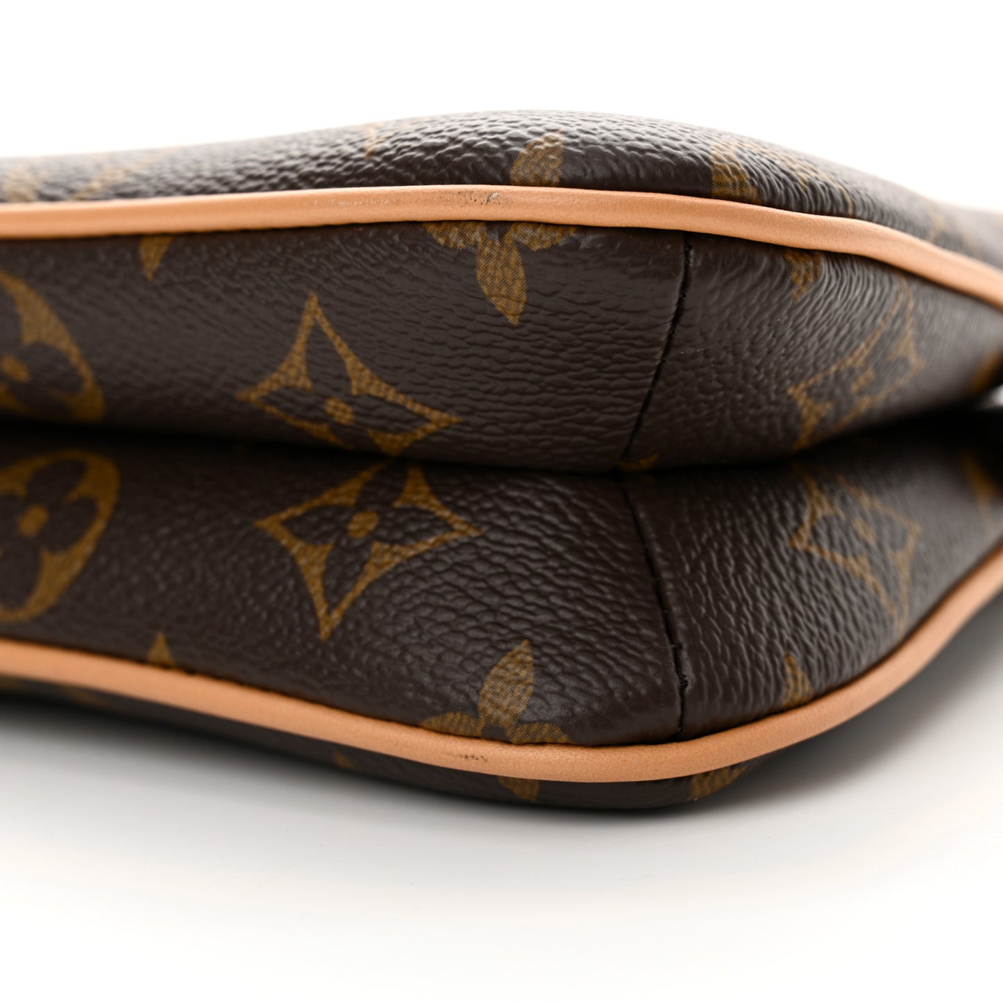 Monogram Liv Pochette