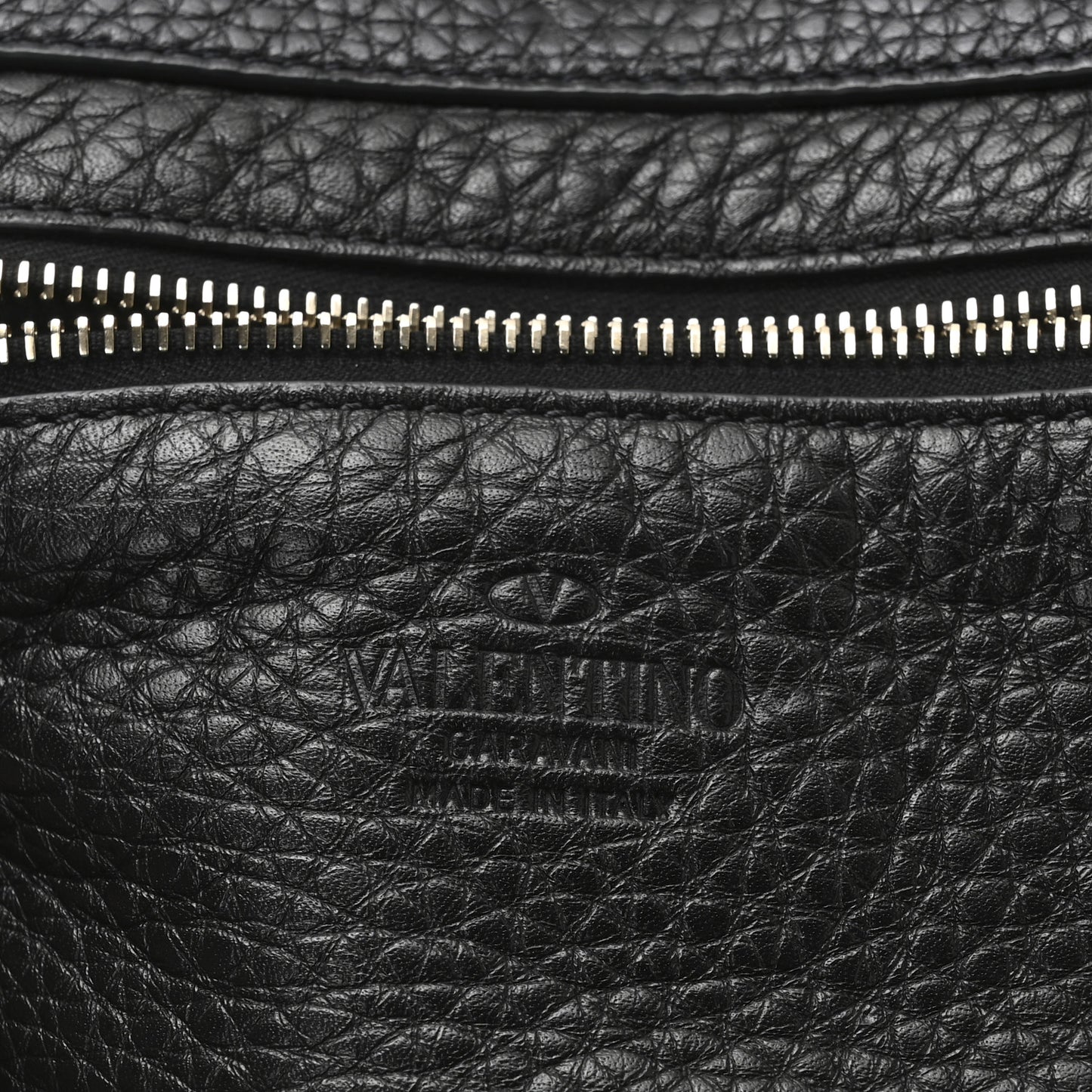 Vitello Medium Rockstud Tote Black