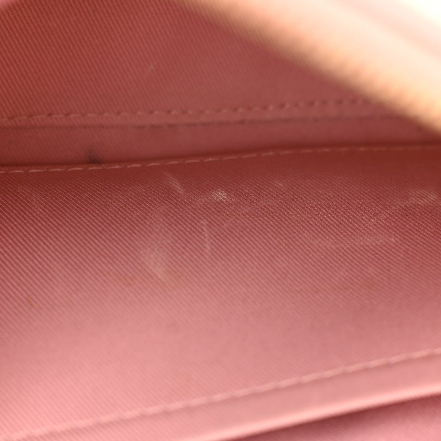 Monogram Saintonge Rose Poudre