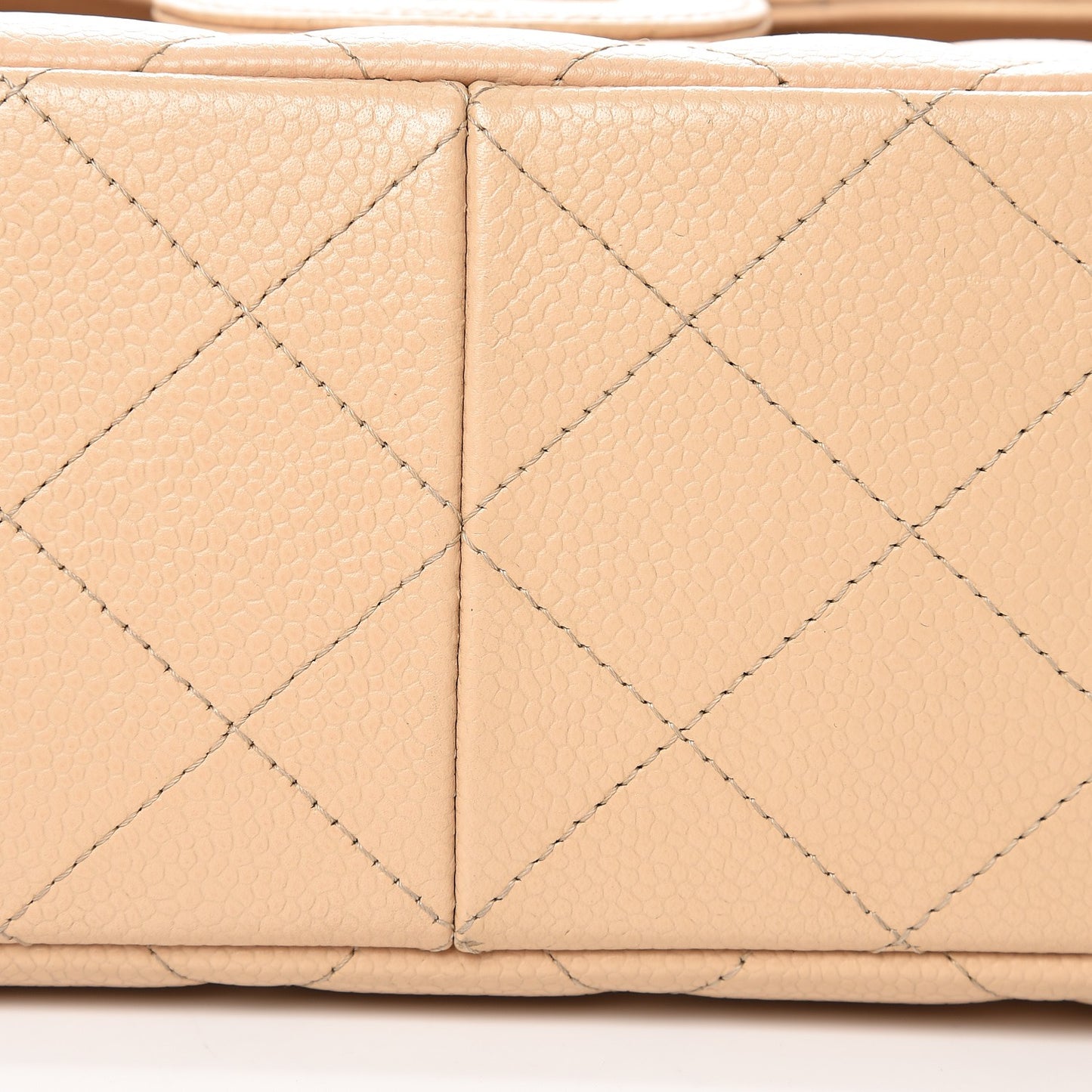 Caviar Quilted Jumbo Double Flap Beige Clair