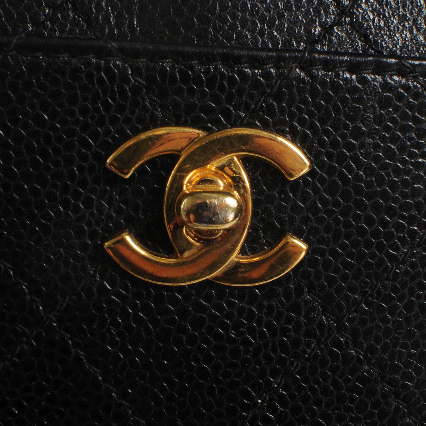 Caviar Diamond Stitched Shoulder Bag Black