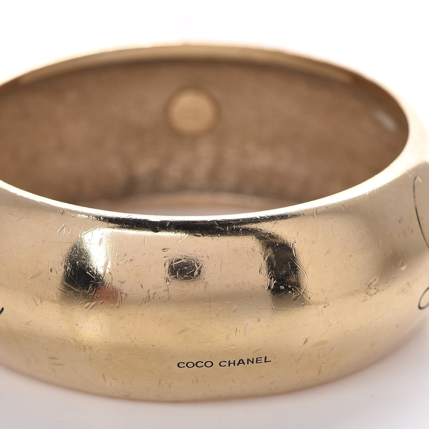 Wide L'Elegence French Quote Bangle Gold