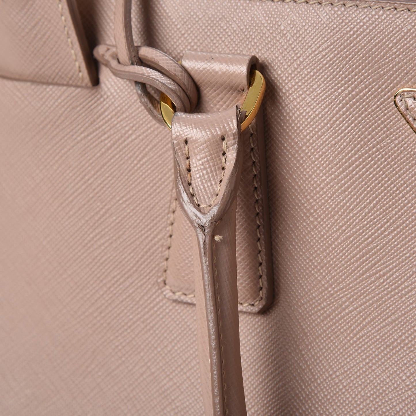 Saffiano Medium Galleria Double Zip Tote Cammeo