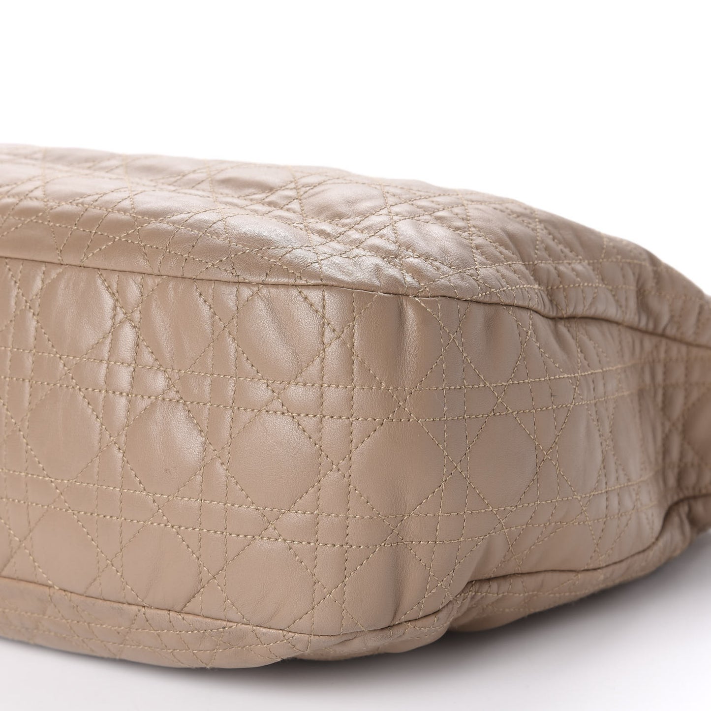 Lambskin Cannage Medium Soft Hobo Beige
