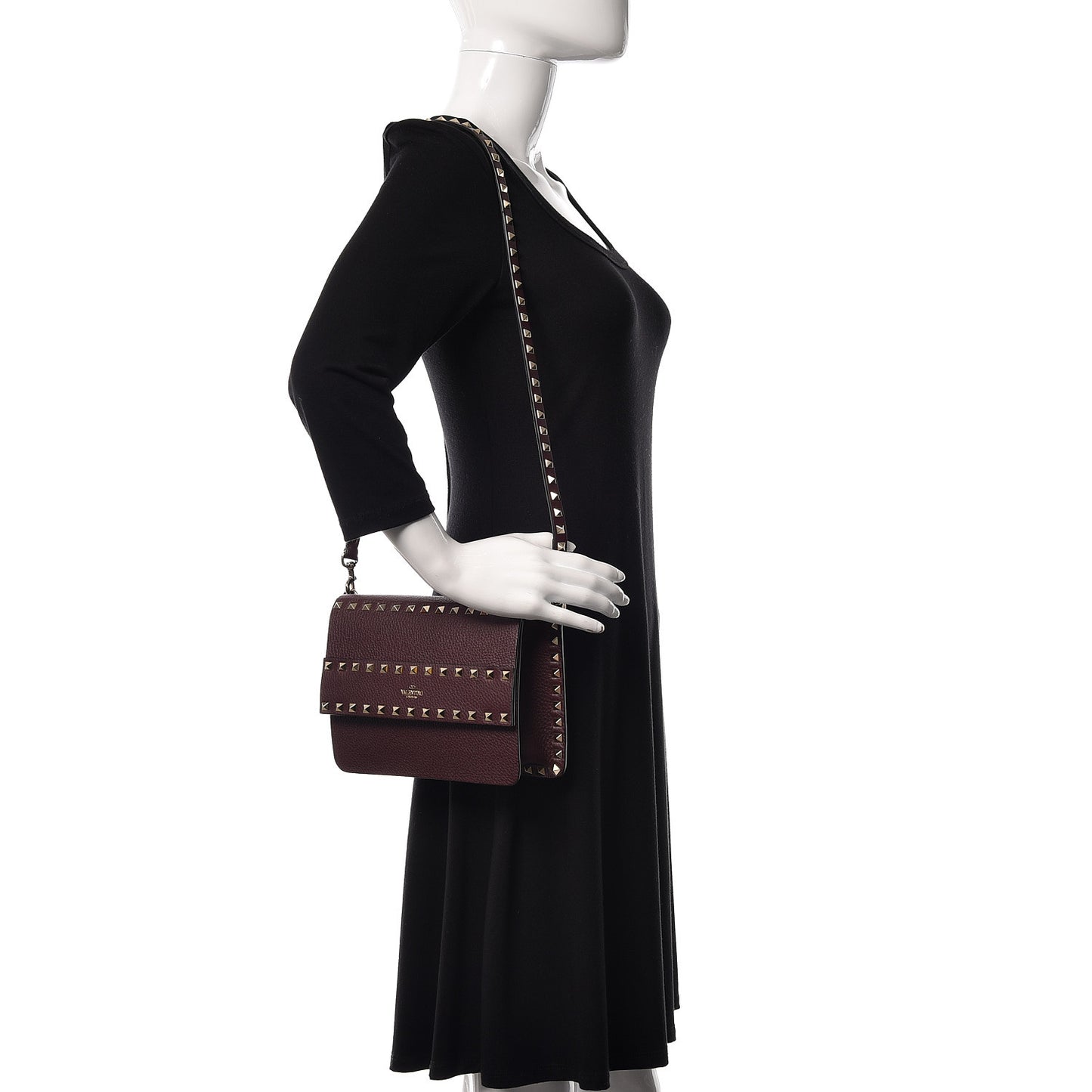 Pebbled Calfskin Rockstud Side Slip Crossbody Rubin