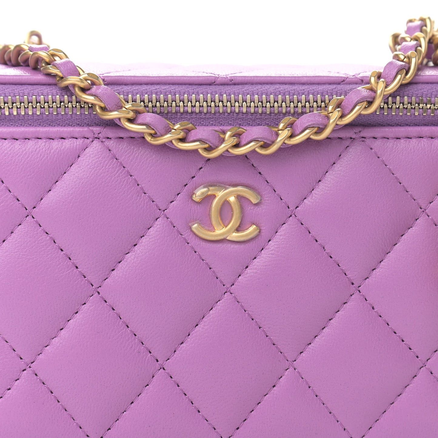 Lambskin Quilted Pearl Crush Small Vanity Case With Chain Purple