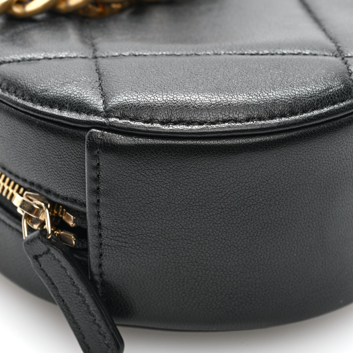 Lambskin Quilted Chanel 19 Round Clutch With Chain Black