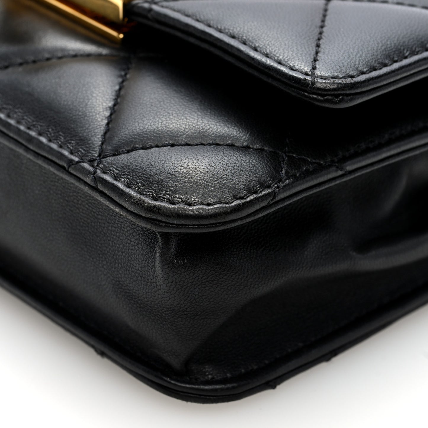 Lambskin Quilted Golden Class Wallet on Chain WOC Black
