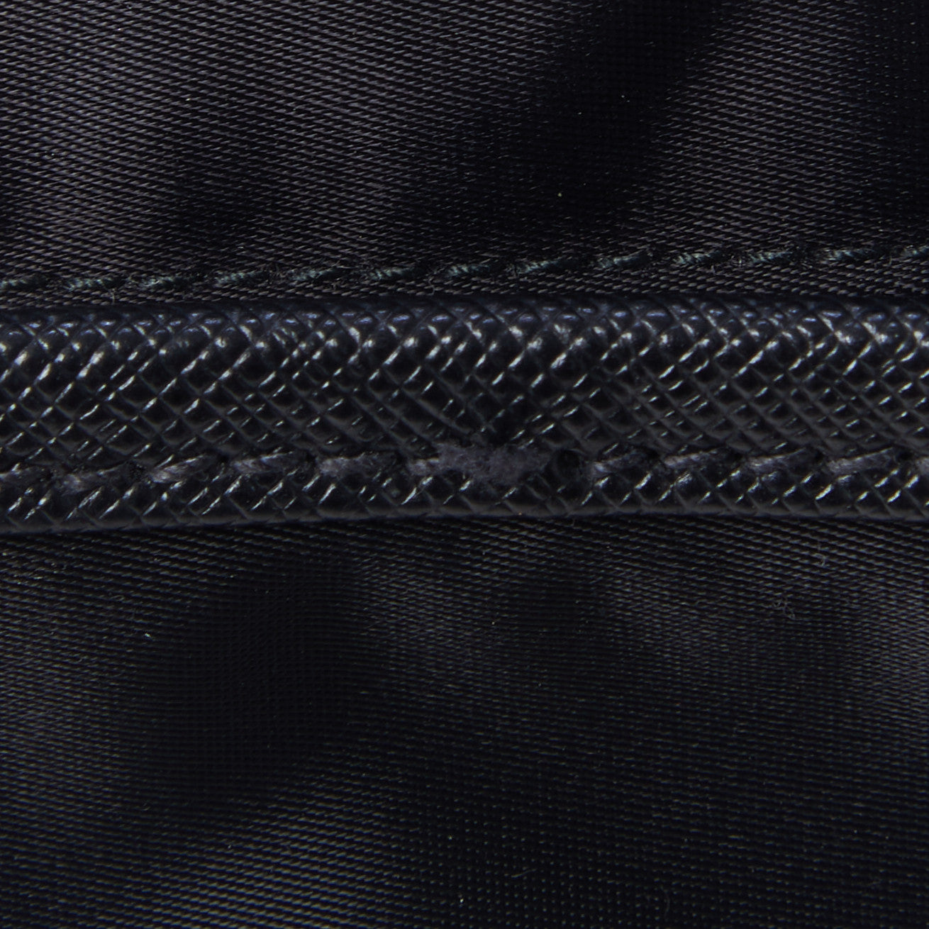 Tessuto Nylon Saffiano Logo Messenger Bag Black