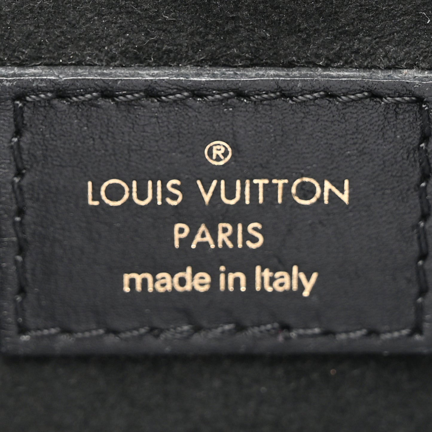 Reverse Monogram Chantilly Lock Black
