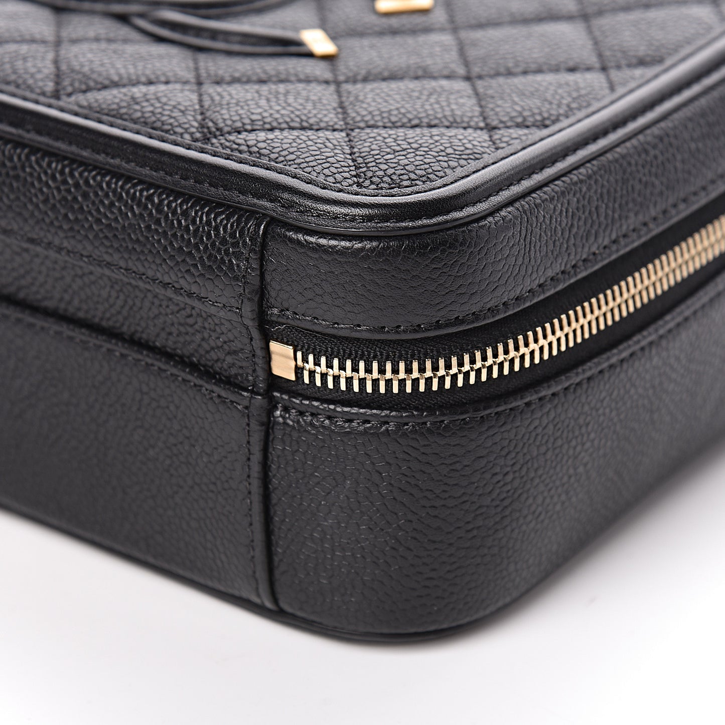 Caviar Quilted Medium CC Filigree Vanity Case Black