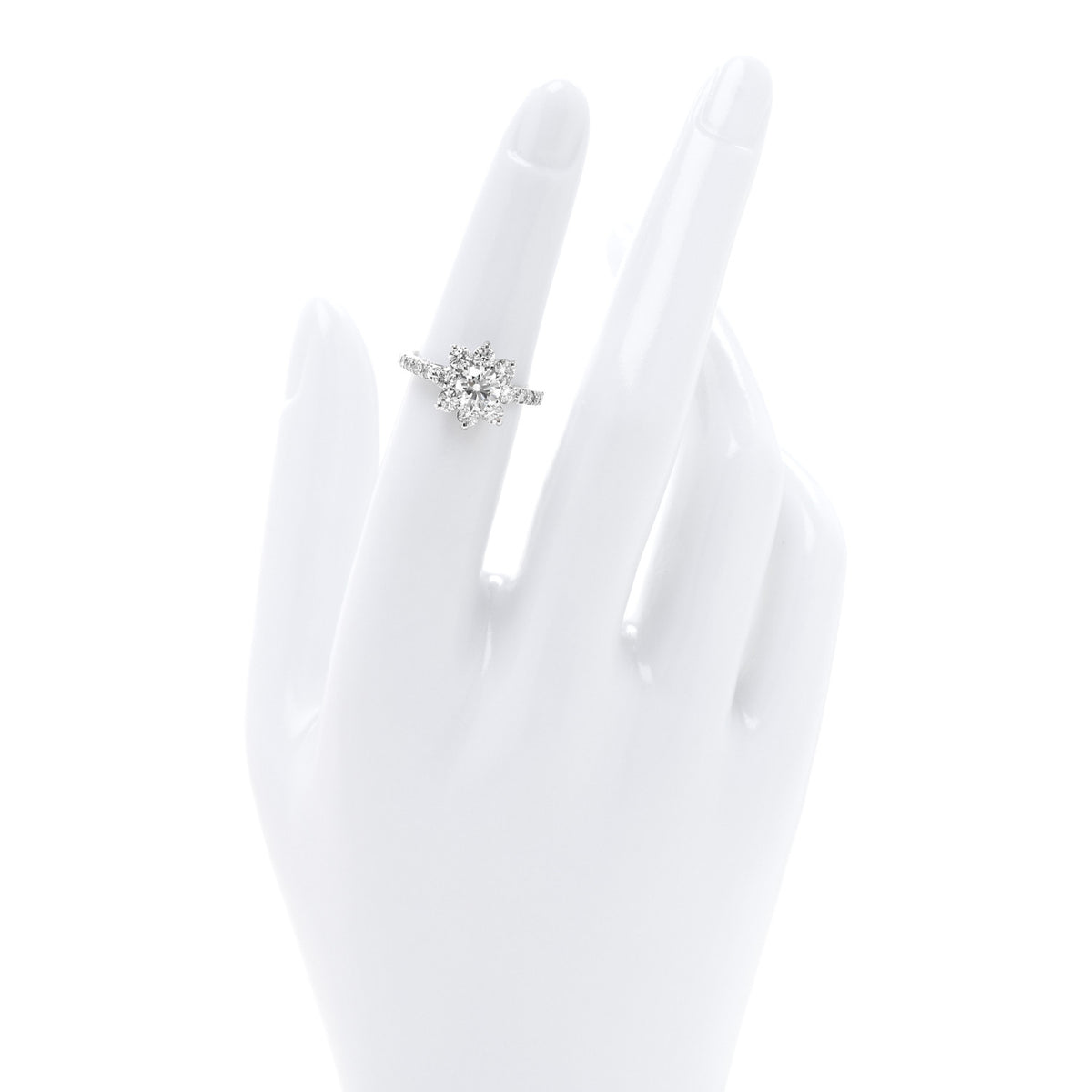 Parker & West by FASHIONPHILE Platinum Diamond 1.48ctw Flower Ring 49 5 2 of 10