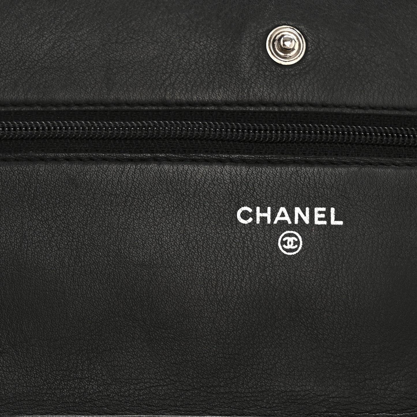Patent Quilted Wallet On Chain WOC Black