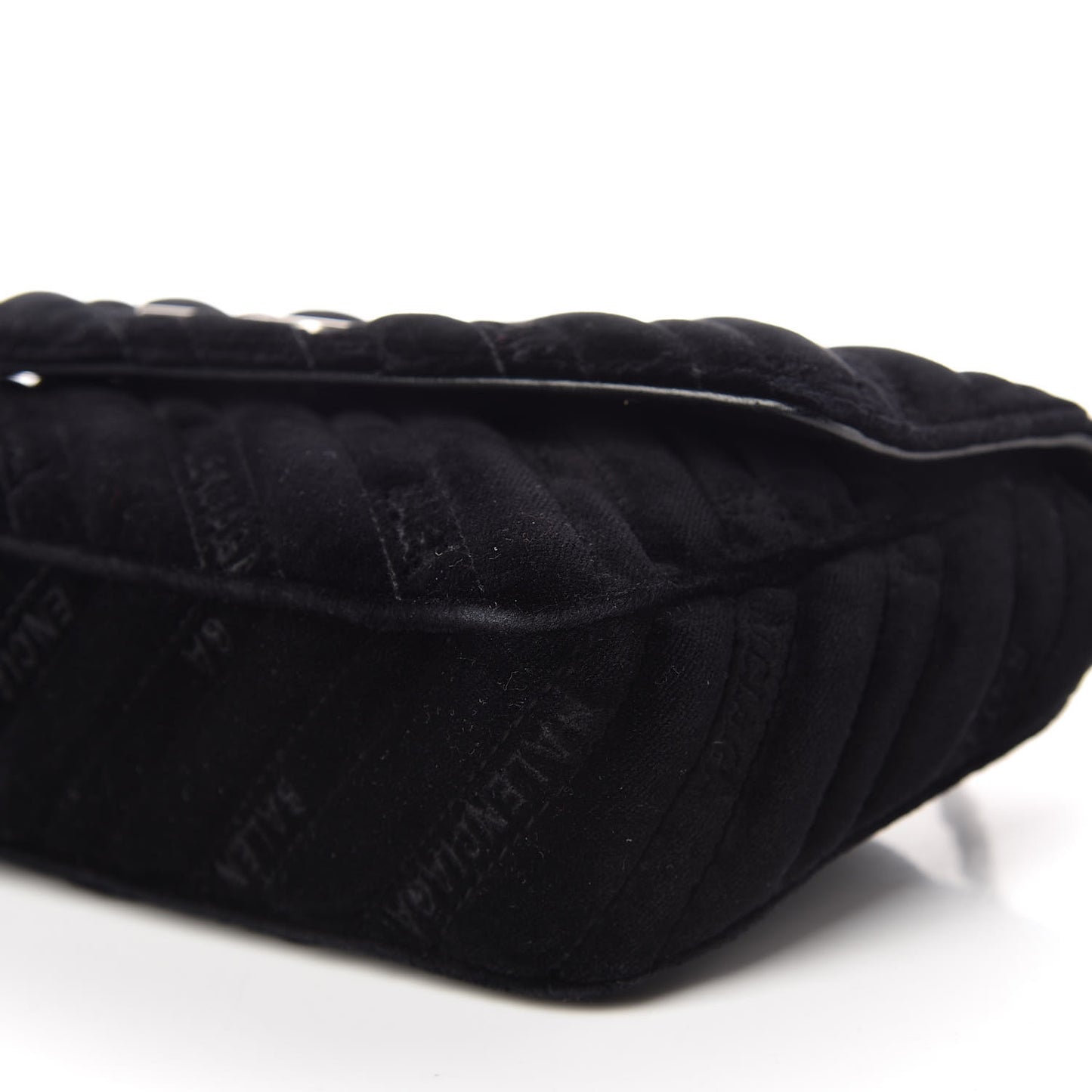 Velvet Logo Matelasse BB Chain Wallet Black
