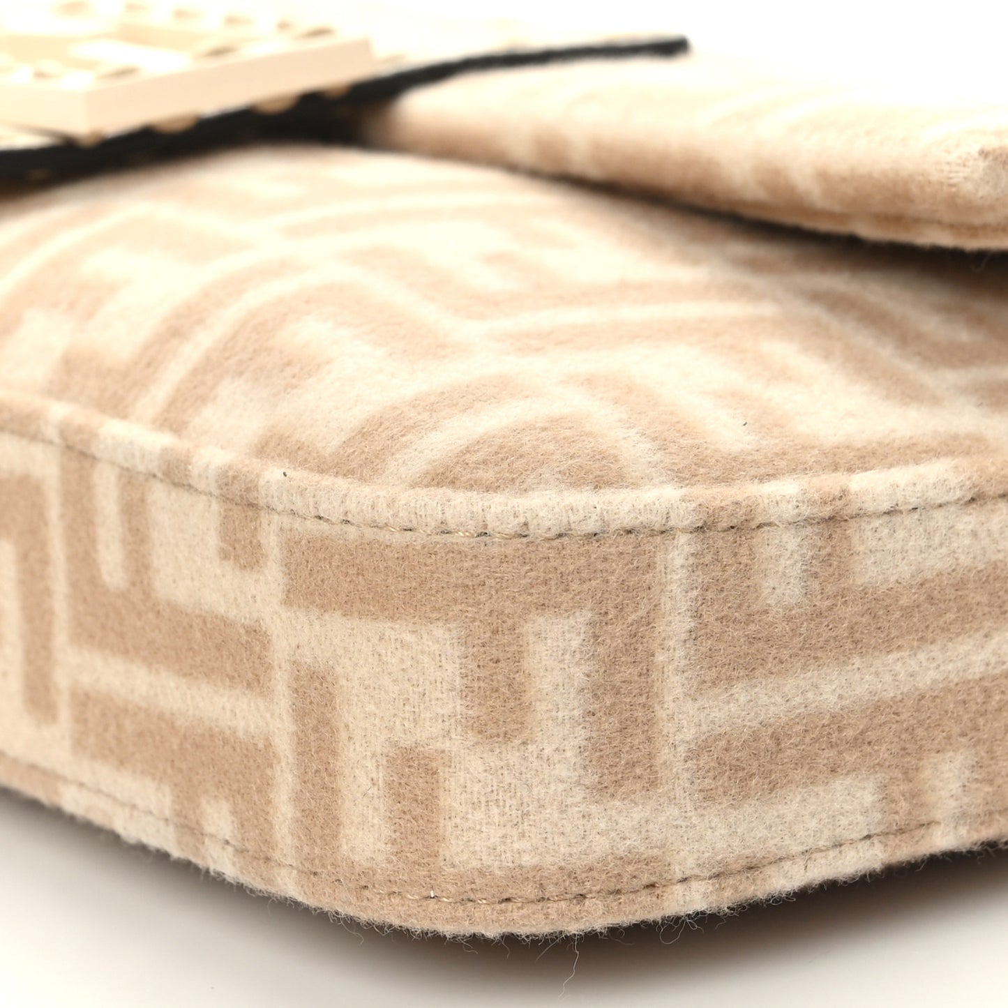 Wool Cuoio Romano Selleria FF 1974 Baguette 1997 Beige Cammello Camelia