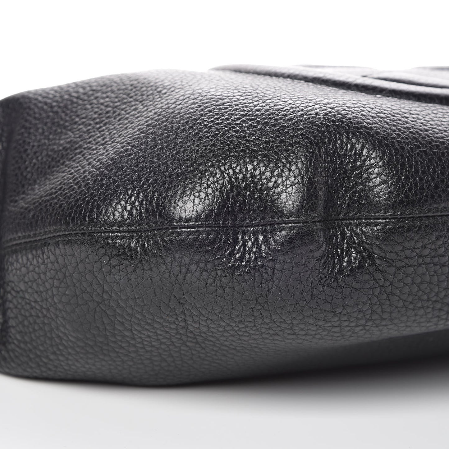 Pebbled Calfskin Medium Soho Hobo Black