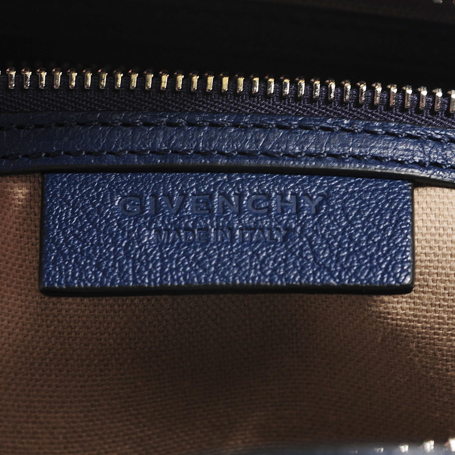 Sugar Goatskin Medium Antigona Navy