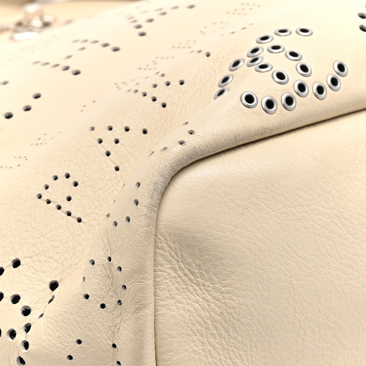 Calfskin Tweed Small Logo Eyelets Shopping Tote Beige