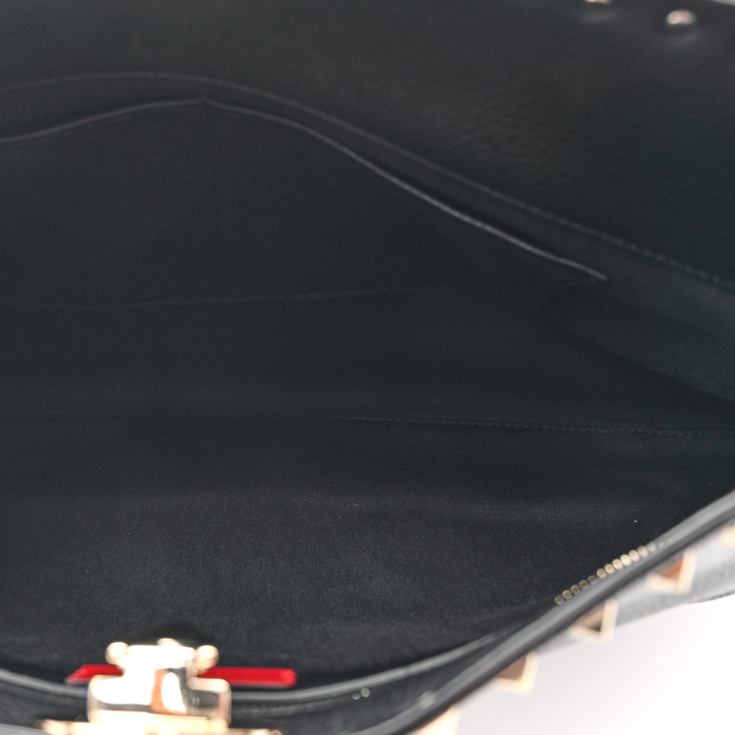 Grained Calfskin Large Rockstud Hobo Black