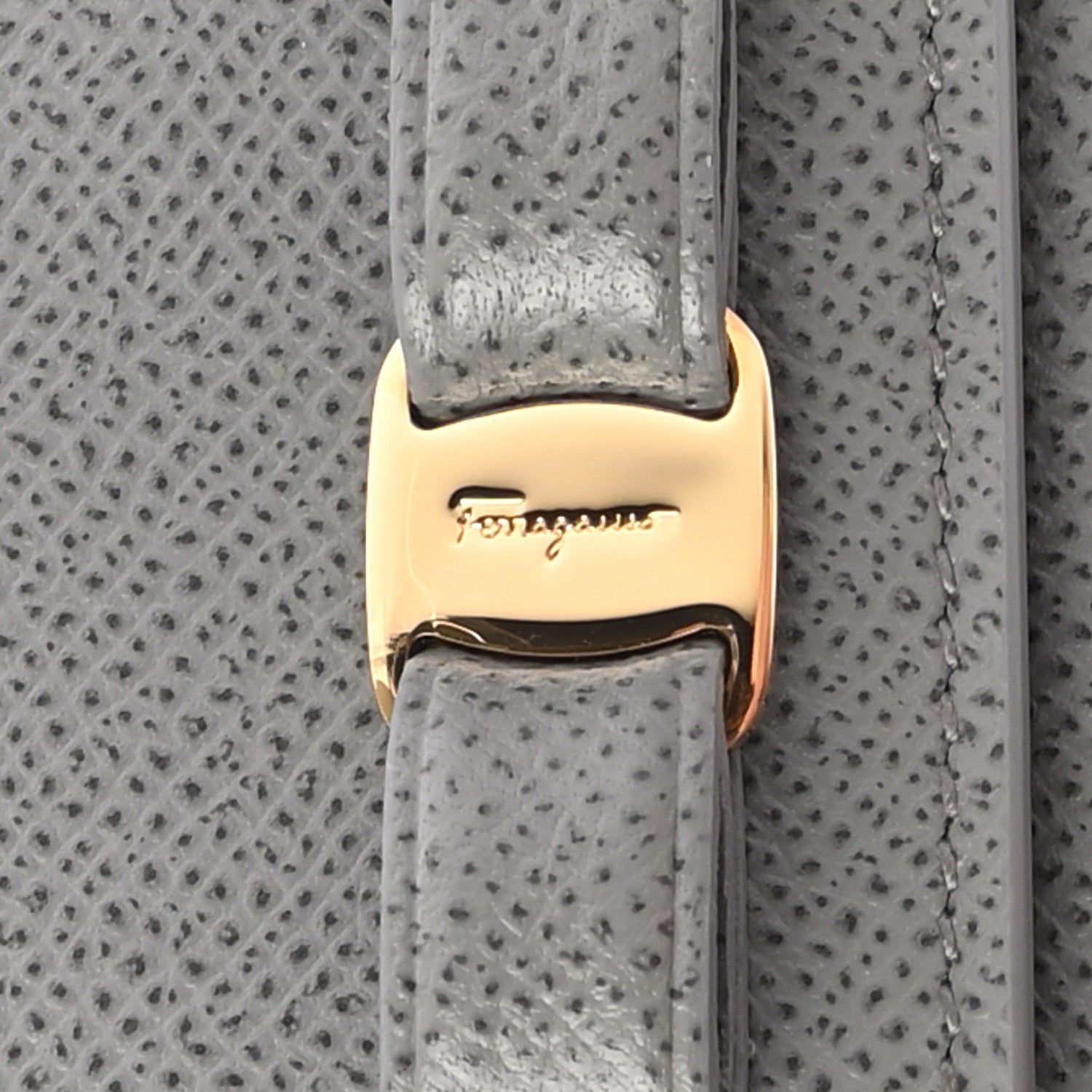 Salvatore Ferragamo Grained Calfskin Vara Bow Cardholder Pale Grey 7 of 8