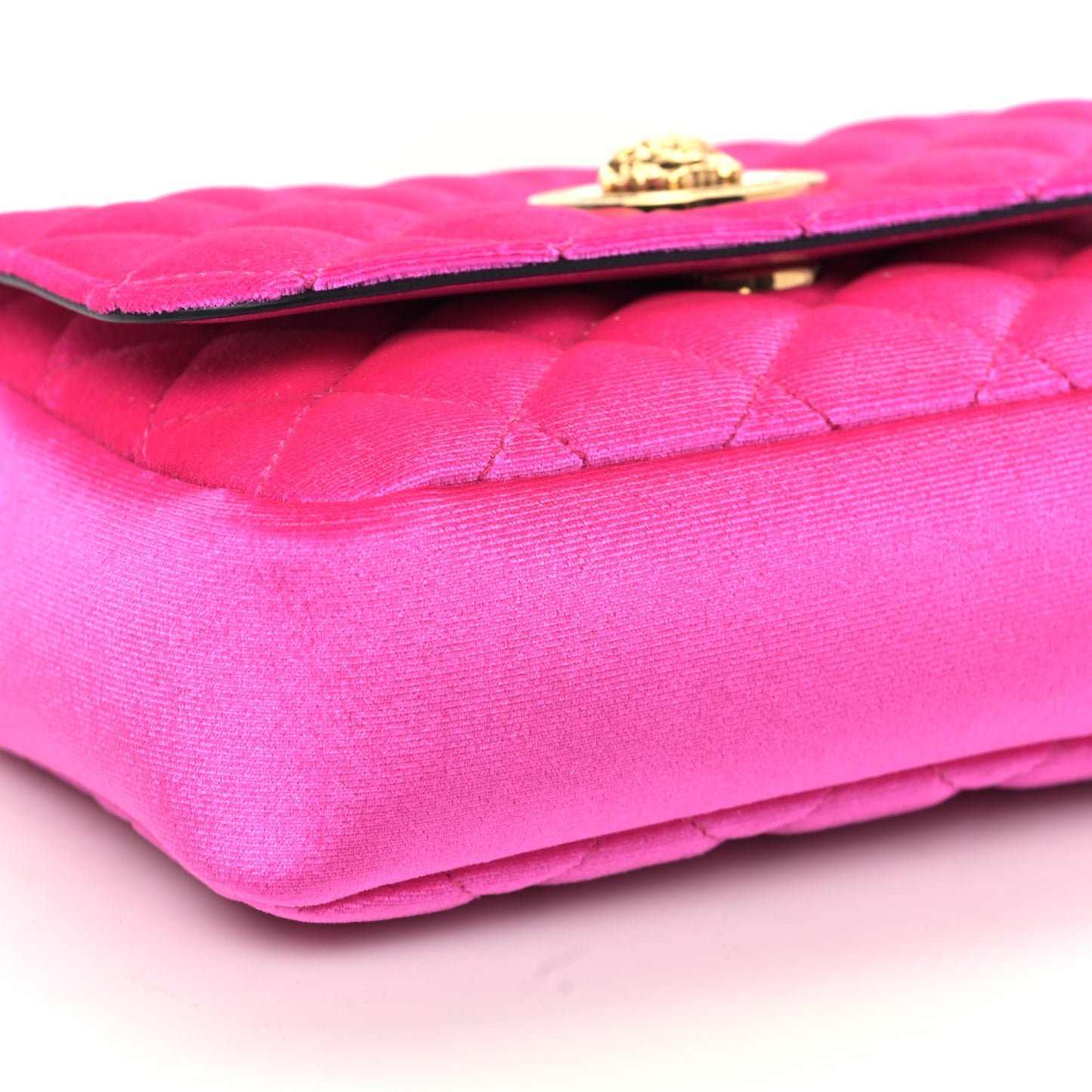 Velvet Quilted Medusa Chain Crossbody Pink
