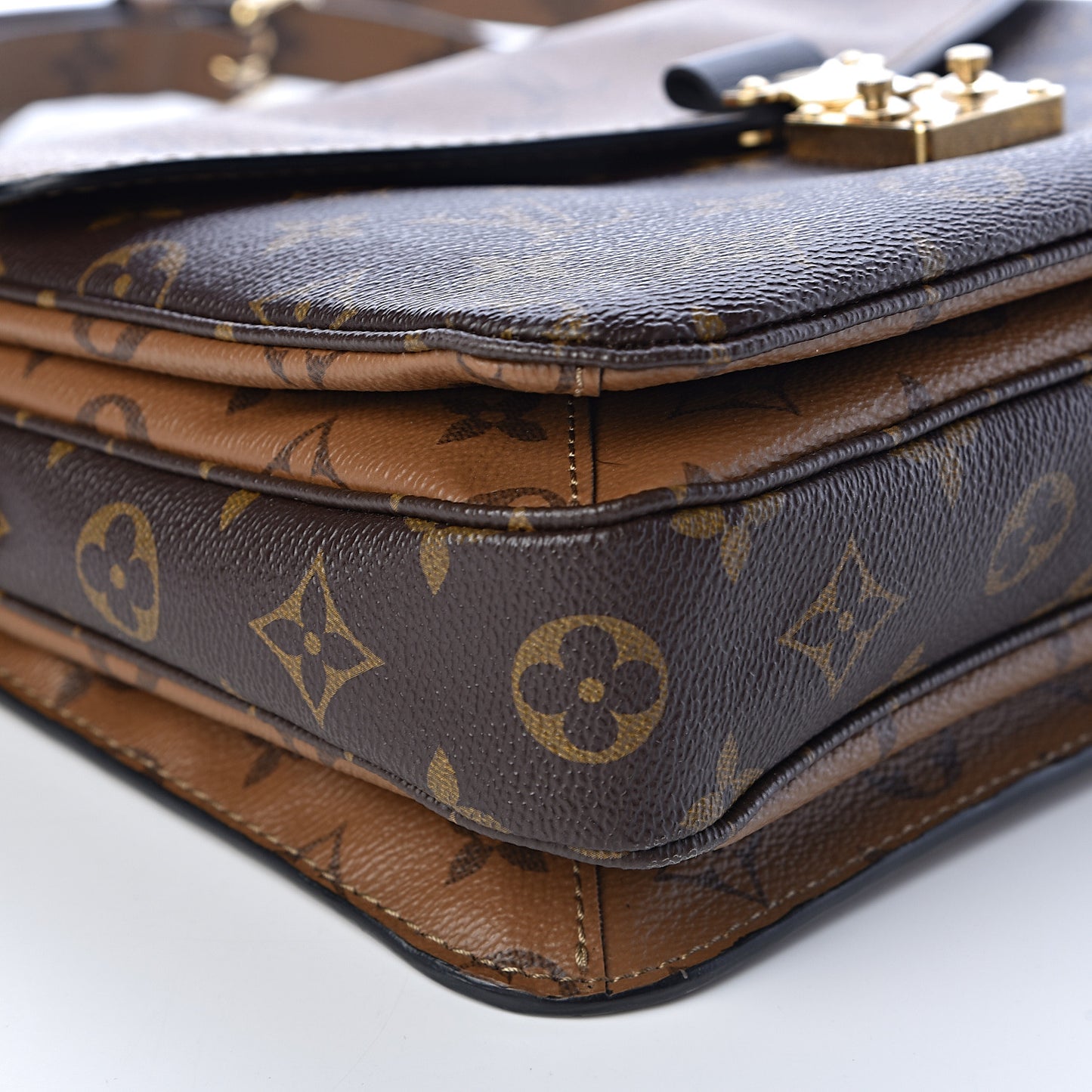 Reverse Monogram Pochette Metis