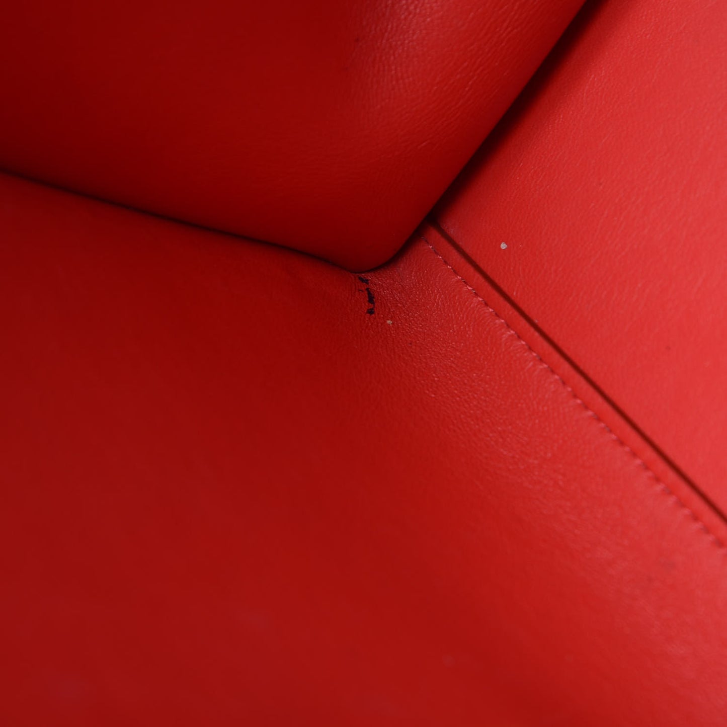 Drummed Calfskin Suede Medium Trapeze Coquelicot