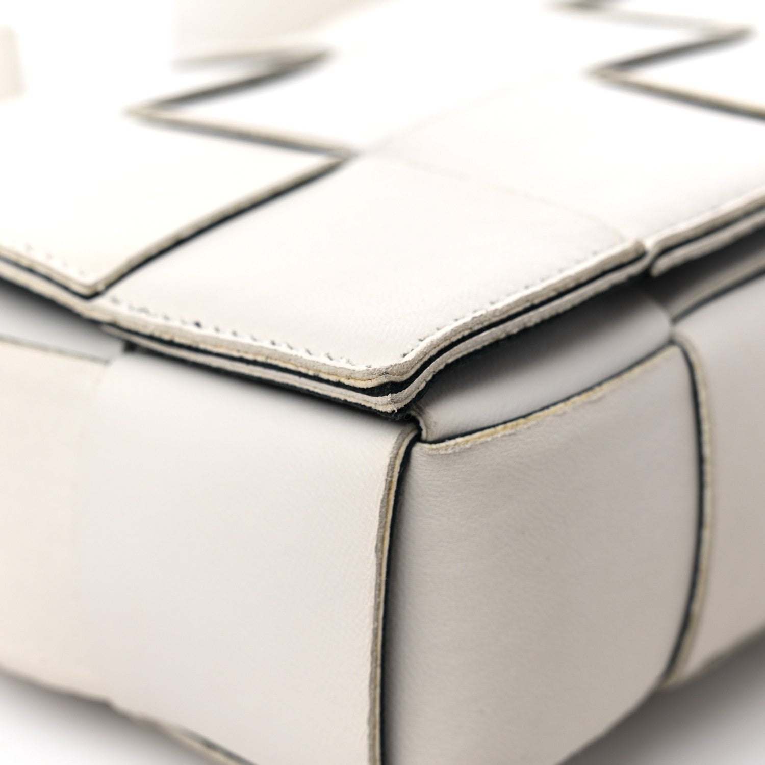 Bottega Veneta Lambskin Maxi Intrecciato Cassette Crossbody Bag White 10 of 14