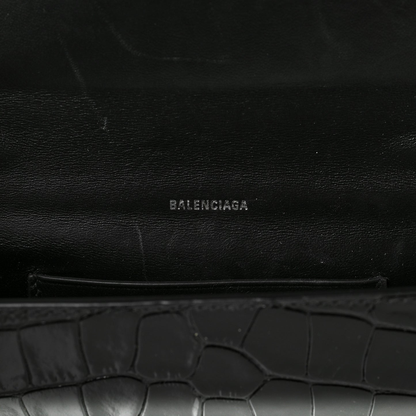 Shiny Calfskin Crocodile Embossed BB Phone Holder Wallet On Chain Black