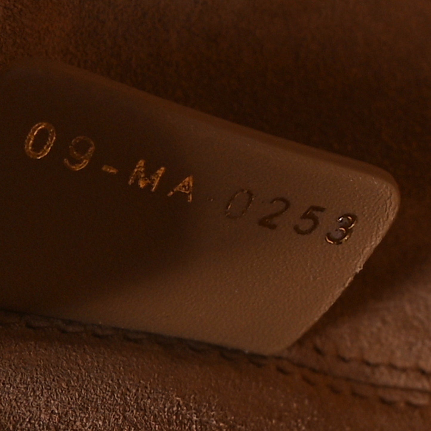 Calfskin Macrocannage Medium Toujours Tan