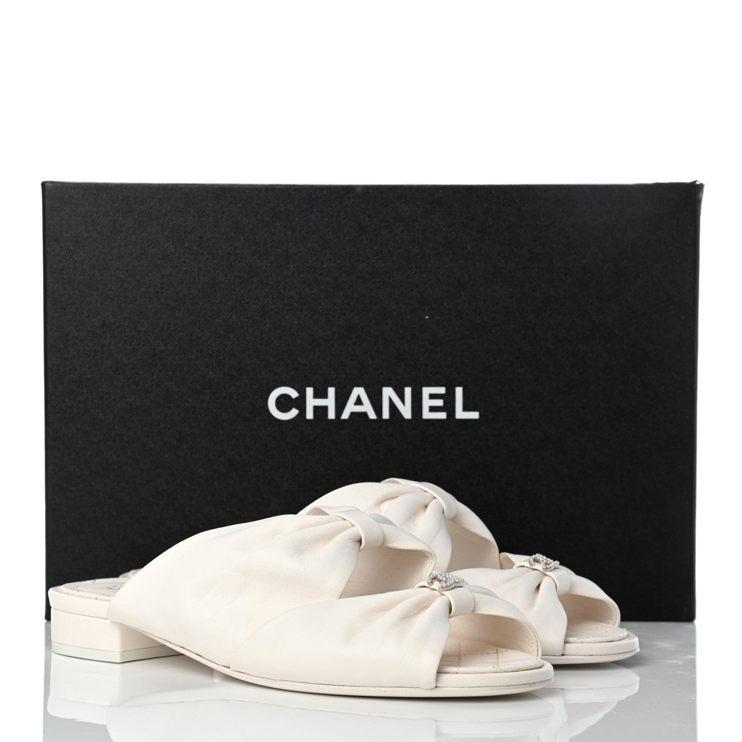 Chanel Lambskin Pearl Bow CC Flat Sandals 38 White 10 of 10