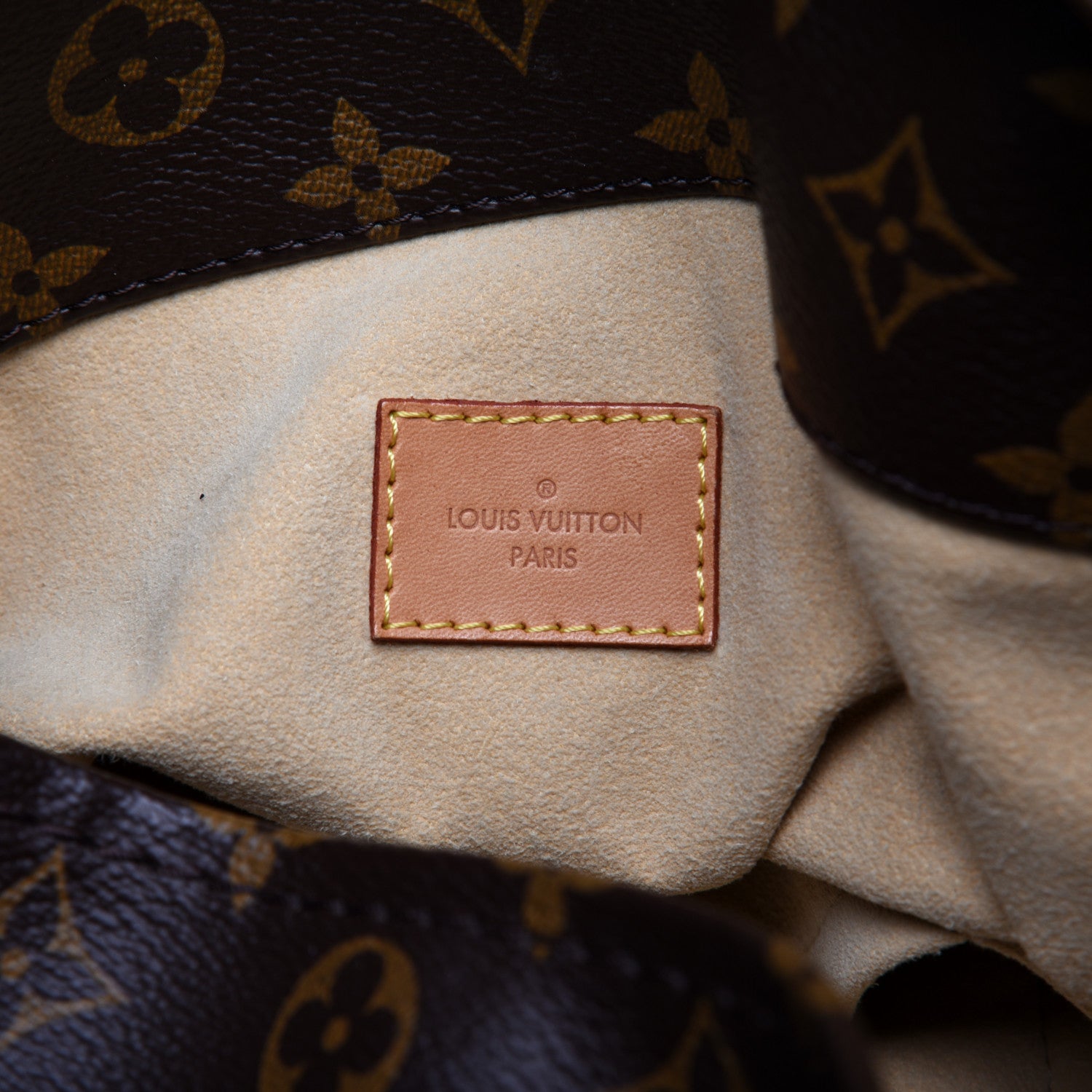 Louis Vuitton Monogram Artsy MM 8 of 14