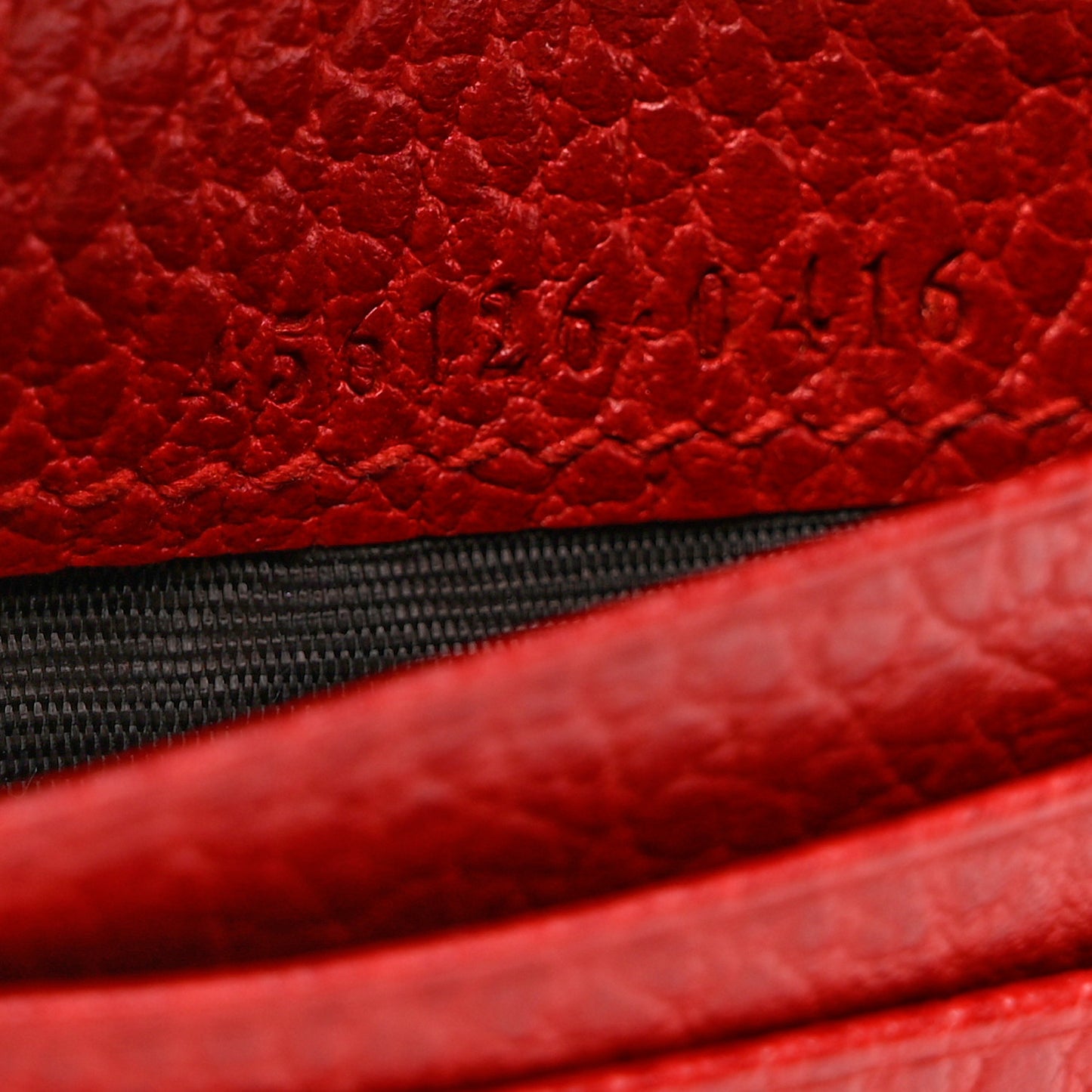 Pebbled Calfskin GG Marmont Card Case Hibiscus Red
