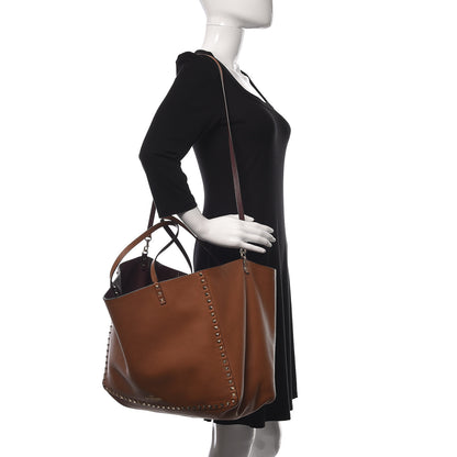 Valentino Garavani Grained Calfskin Large Rockstud Reversible Tote Light Cuir Rubin 2 of 16